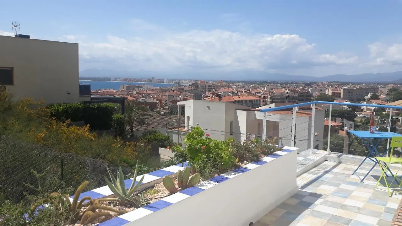 Villa Azul Roses 0*,
